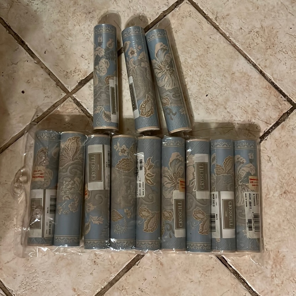 12 rolls of border and valance